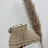 Ultra Mini Cozy Boots Beige