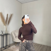 Essential Basic Top Bruin