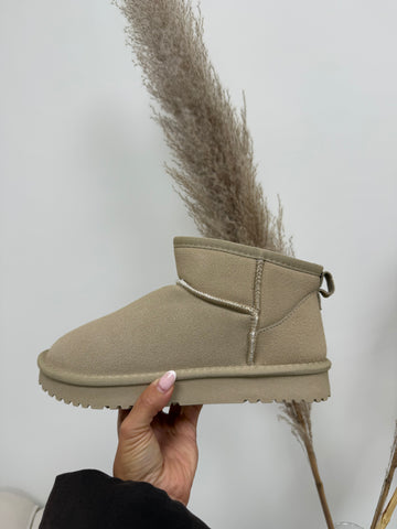 Ultra Mini Cozy Boots Beige