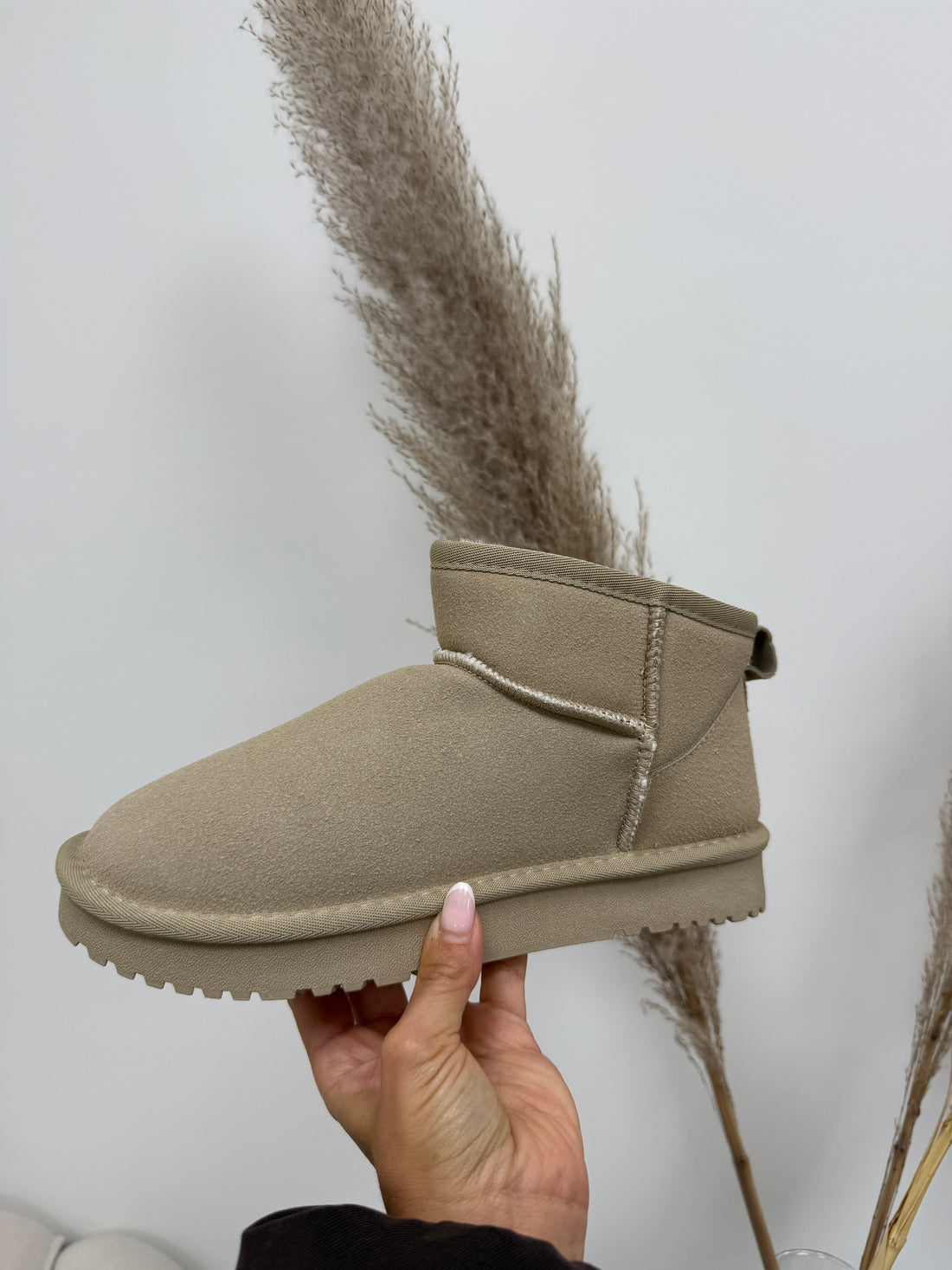 Ultra Mini Cozy Boots Beige