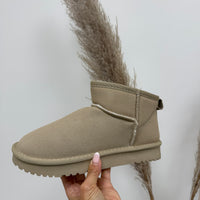 Ultra Mini Cozy Boots Beige