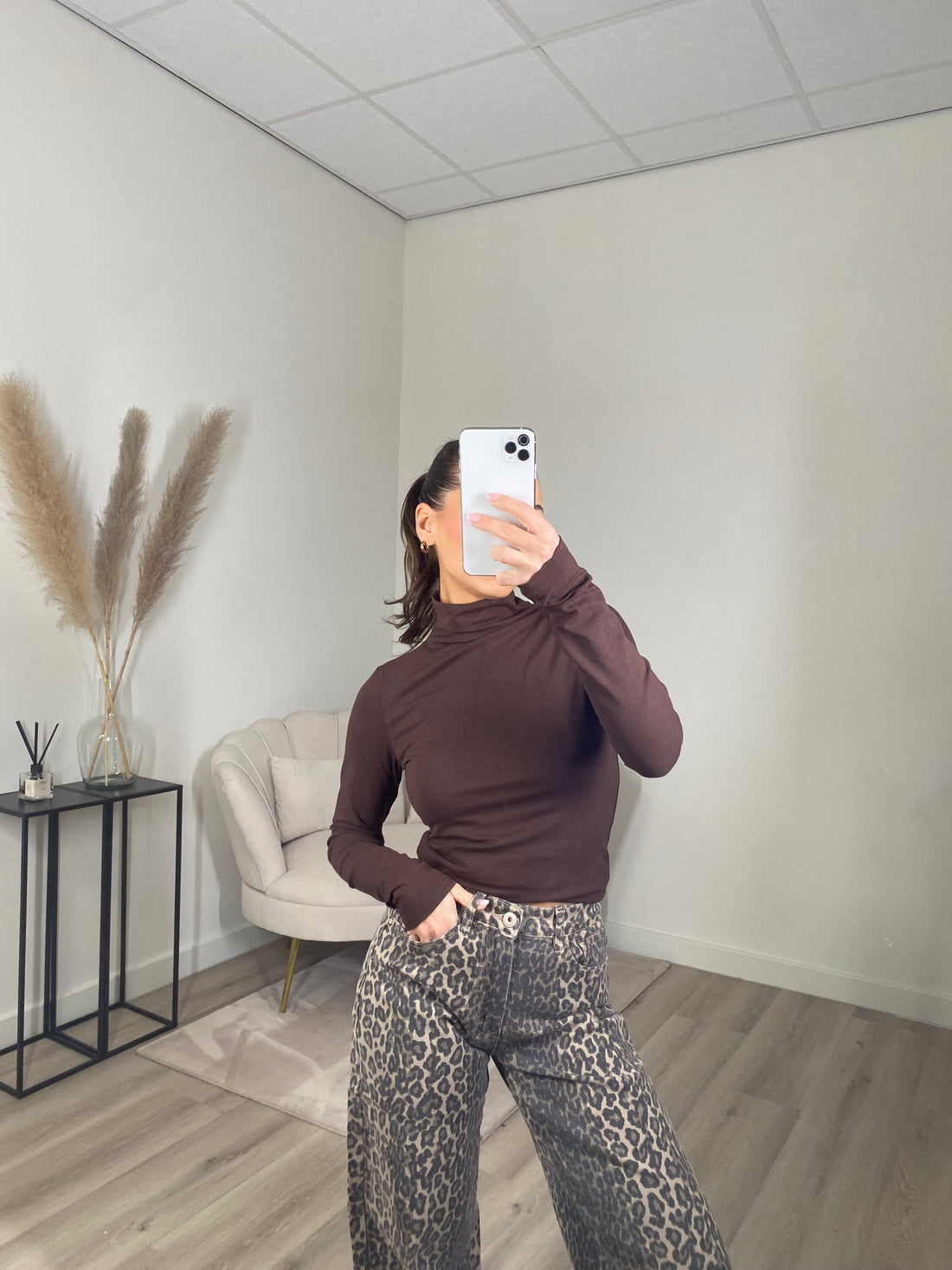 Essential Basic Top Bruin