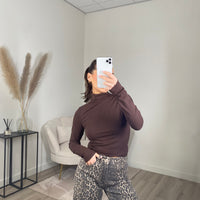 Essential Basic Top Bruin