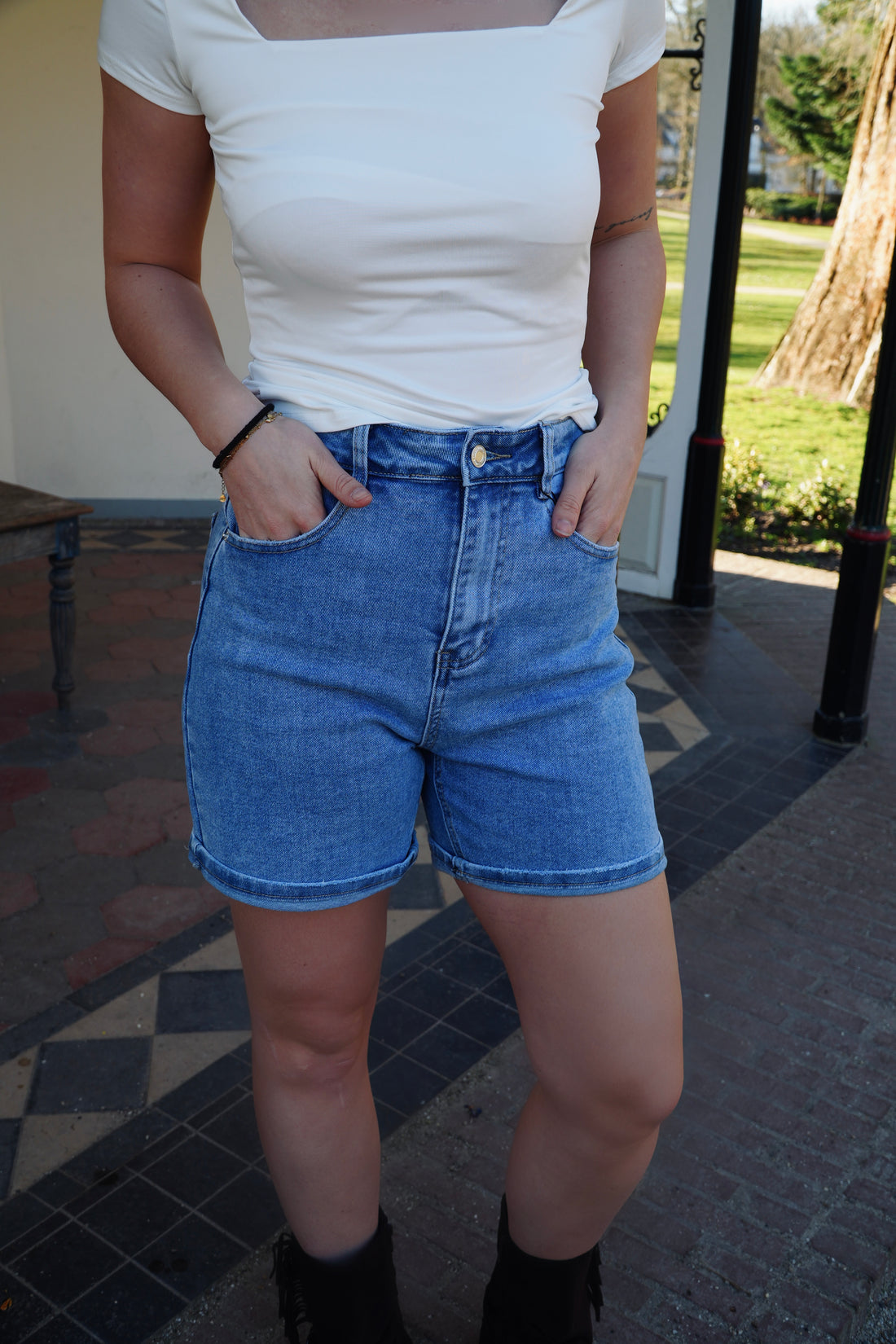 Short Denim